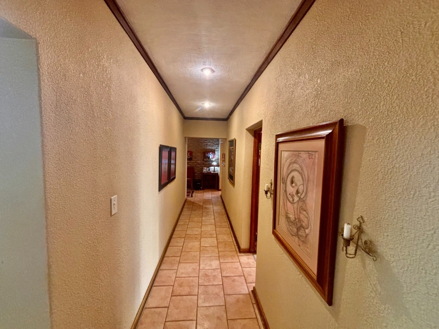 5 Bedroom Property for Sale in Wilkoppies North West